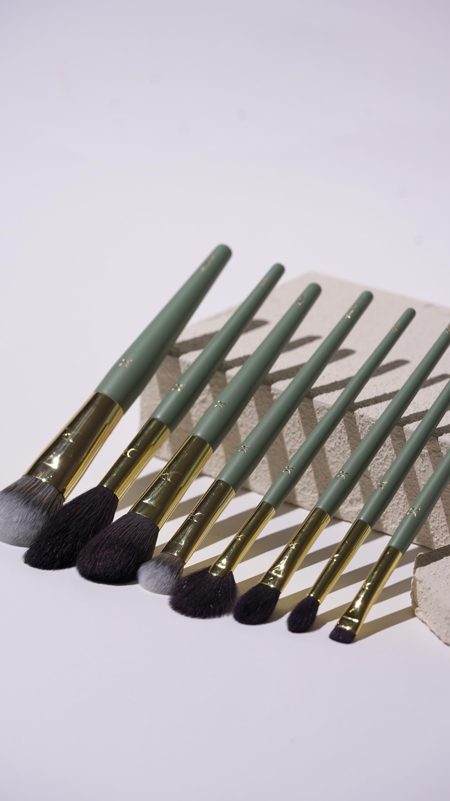 DR Essential Professional Makeup Brush Set